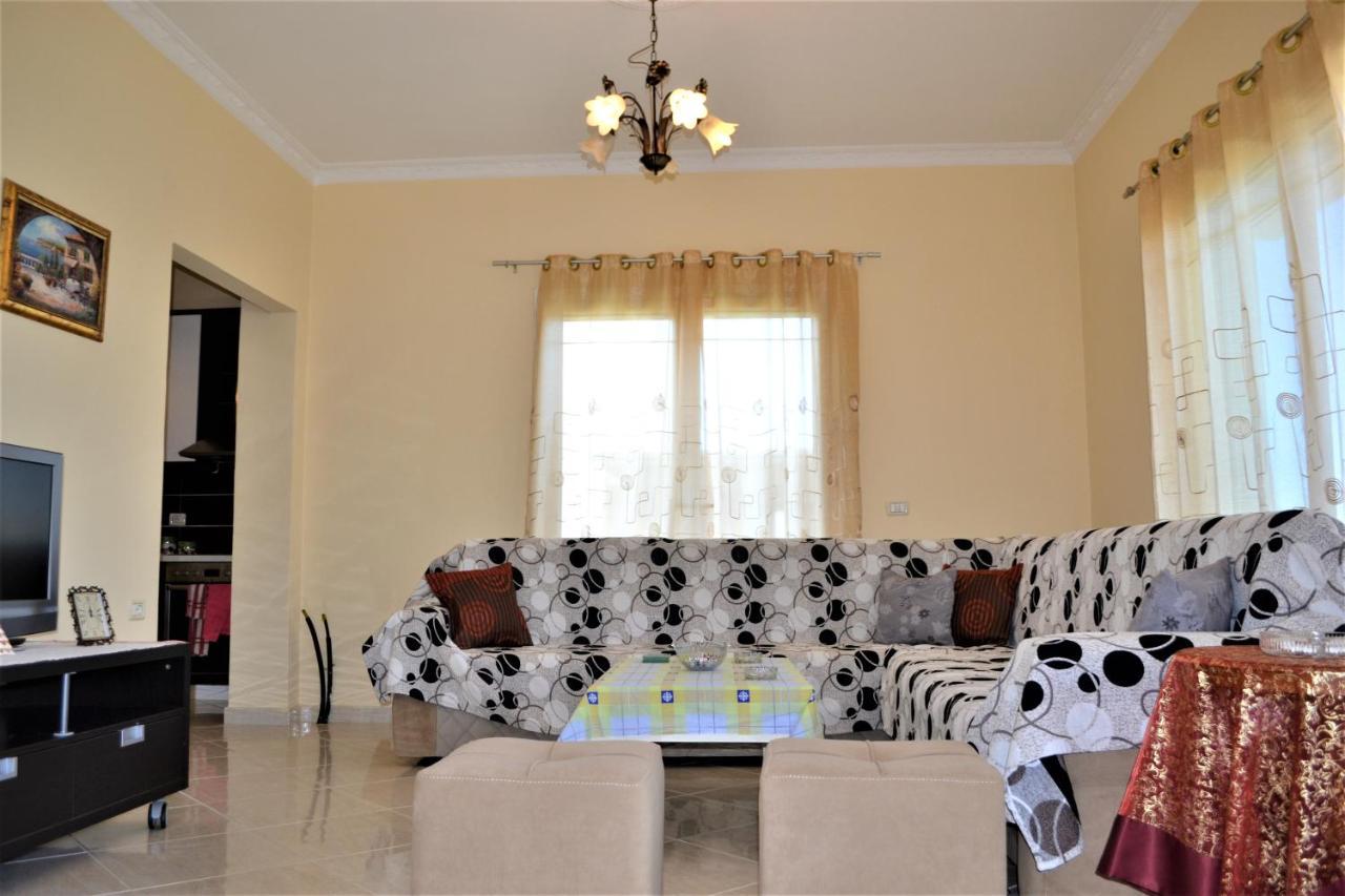 Villa Iremia Family Holidays Vlore Bagian luar foto