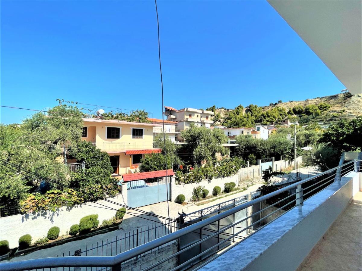Villa Iremia Family Holidays Vlore Bagian luar foto